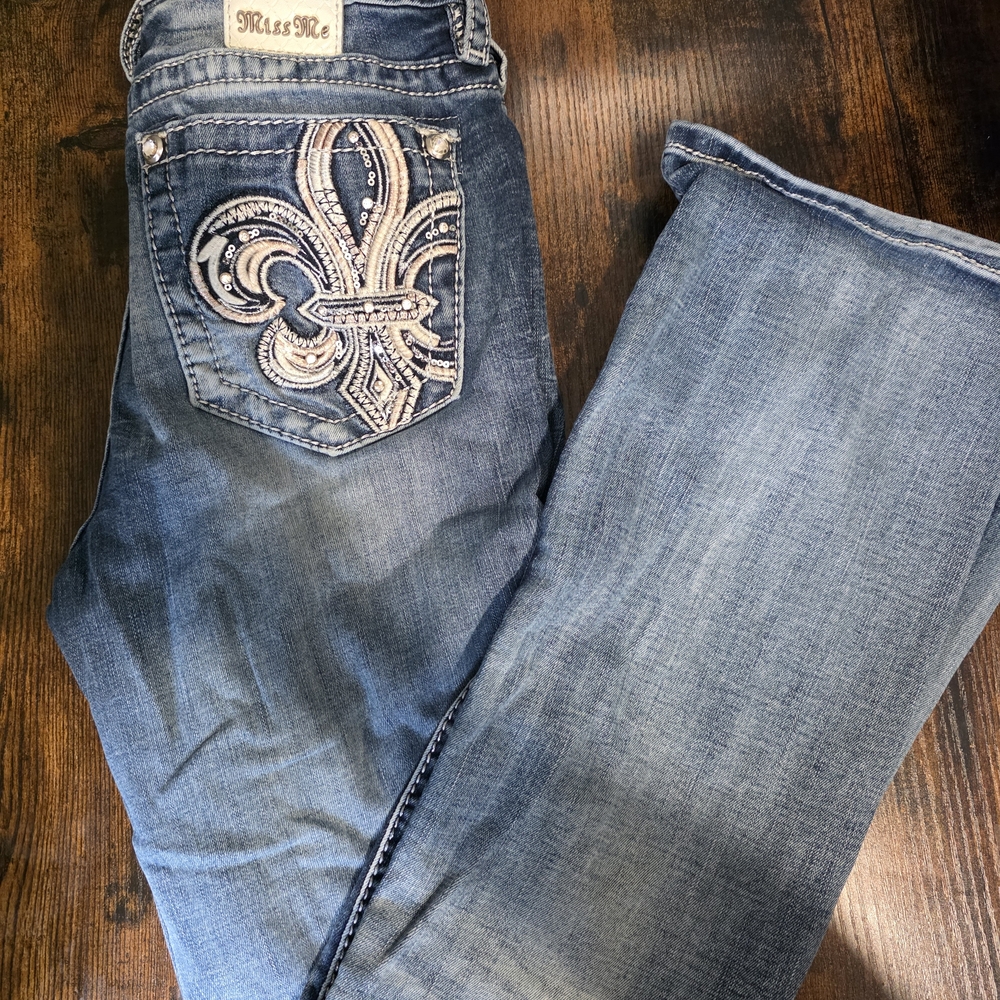Miss Me Women's Blue Jeans with Embellished Pocket